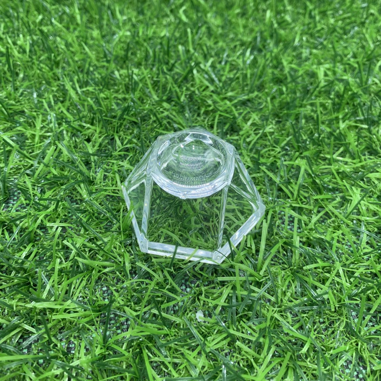 Plastic round stand